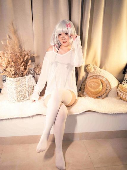 欧美女袜子_免费高清观看